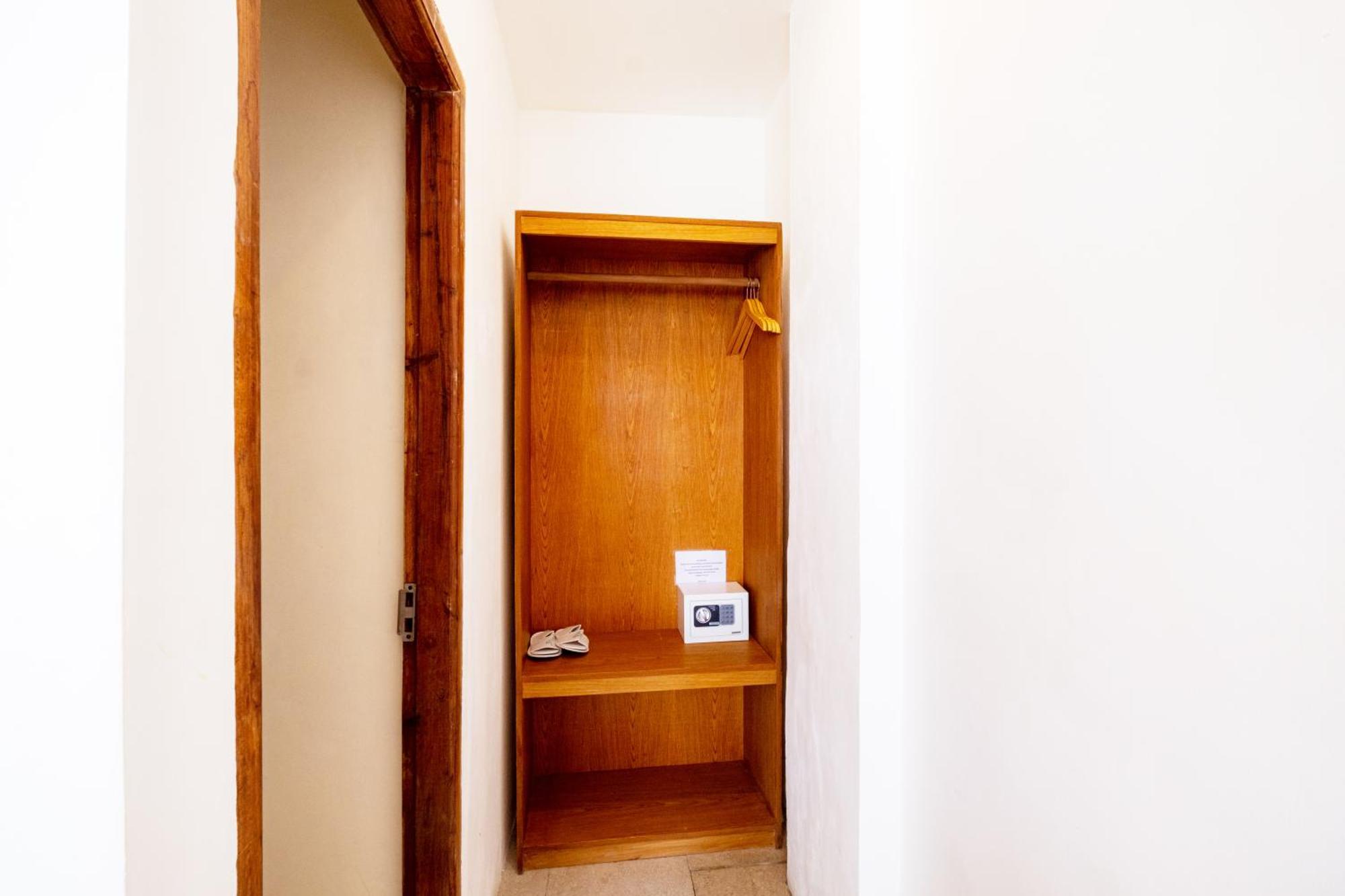 Amp Beach House Toyapakeh Room photo