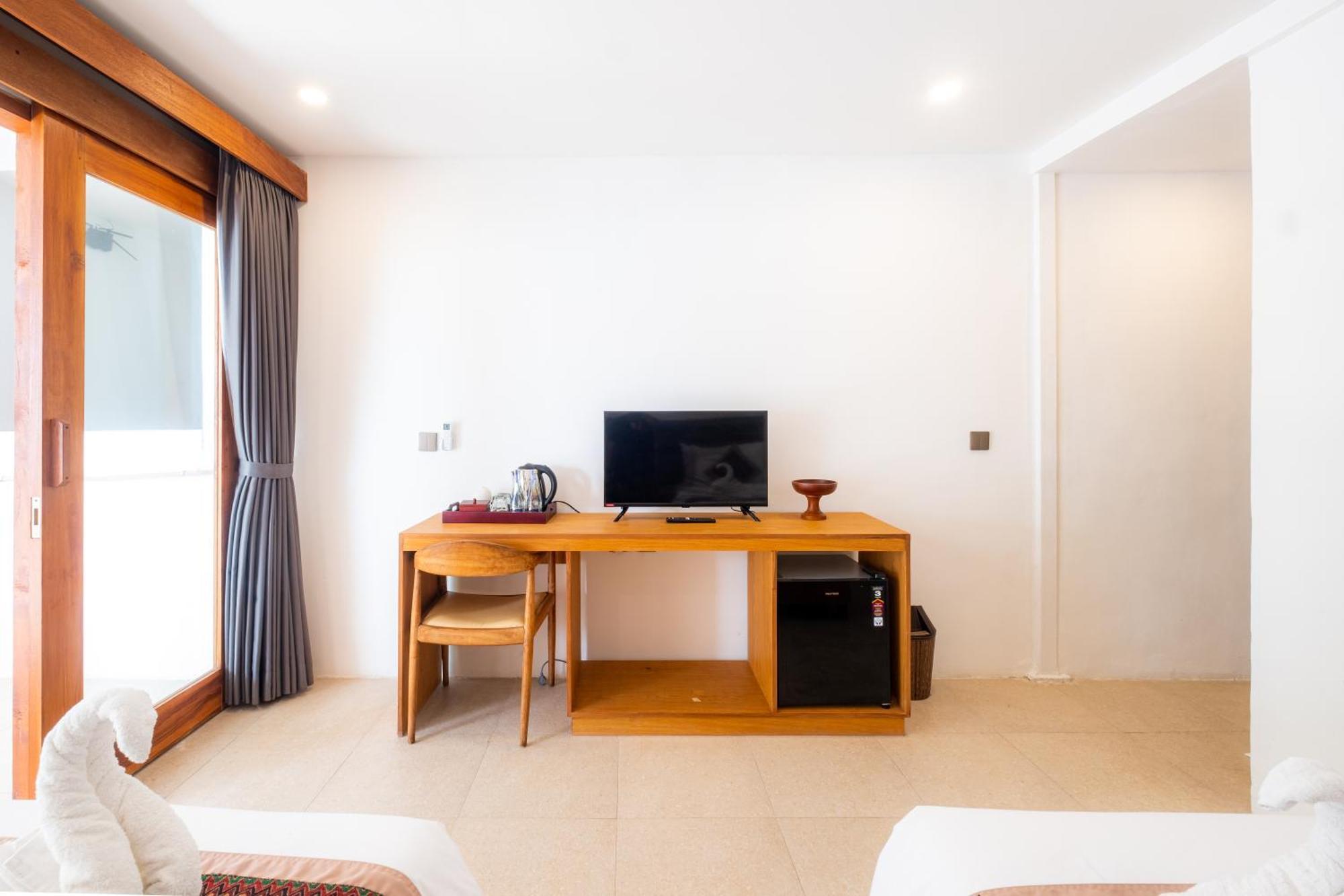Amp Beach House Toyapakeh Room photo